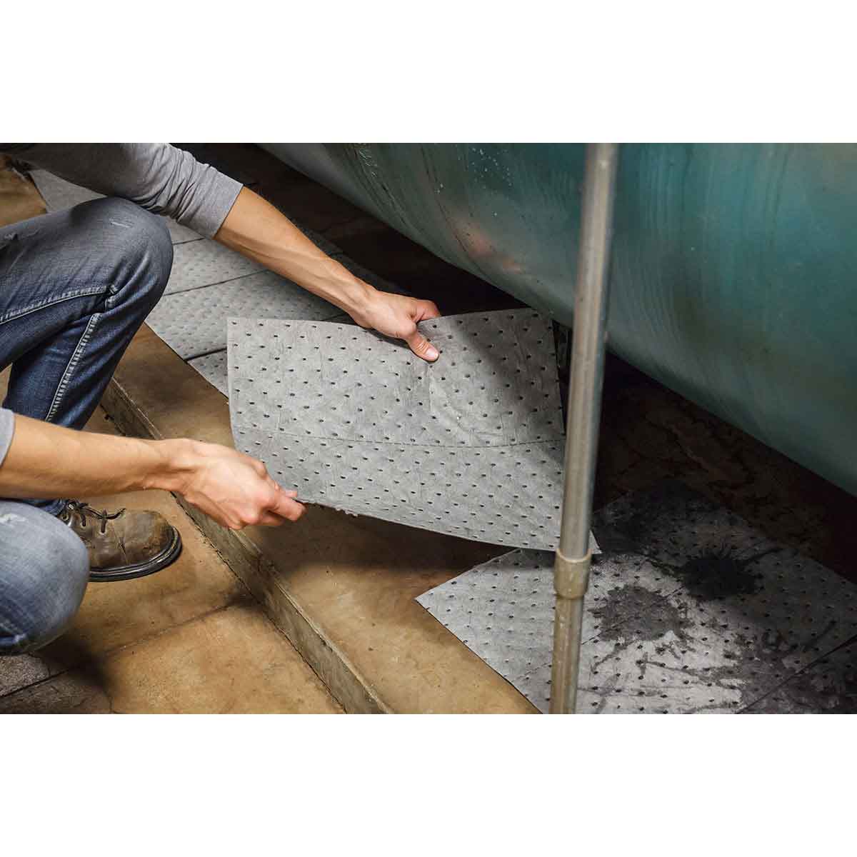 Brady® MRO Plus® Absorbent Pad - 30 in W x 30 in L