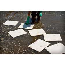 Oil Only Pads Water Spill 2