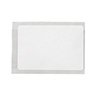 Una etiqueta blanca rectangular con un contorno de perforaciones ligeramente más grande en una hoja.